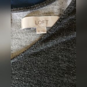 Very comfortable size small women's knit top long sleeved Loft